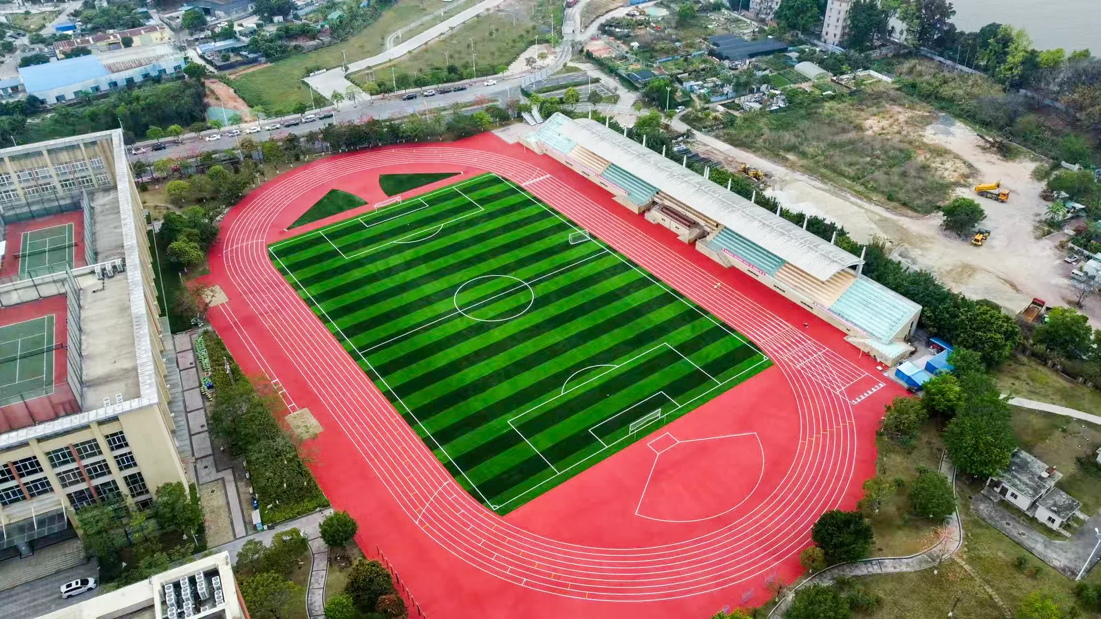 广州医科大学运动场实拍